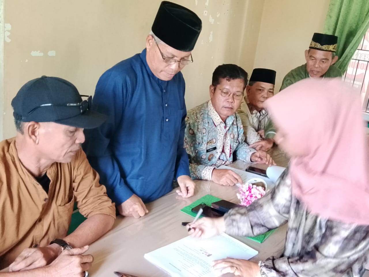 Kalah Banding Sidang Adat Kades Kembang Seri Harus Bayar Denda Adat Akibat Kasus Perselingkuhan